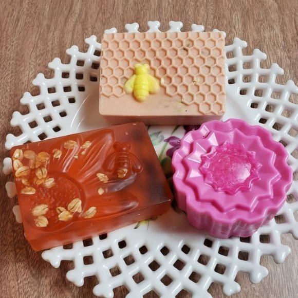 Hand Crafted by Serenity Style Stephenson Melt and Pour Soap Set of 3 Bars - Picture 3 of 15